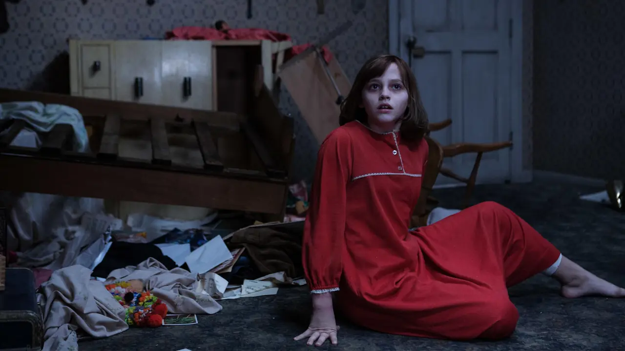 Póster de El Conjuro 2 (2016) dirigida por James Wan